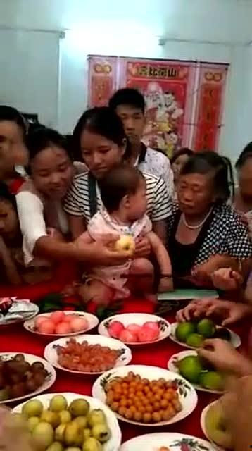 成人抓周搞笑视频,成人版搞笑视频笑料横生