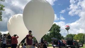 成人礼气球放飞视频,青春梦想的腾飞瞬间